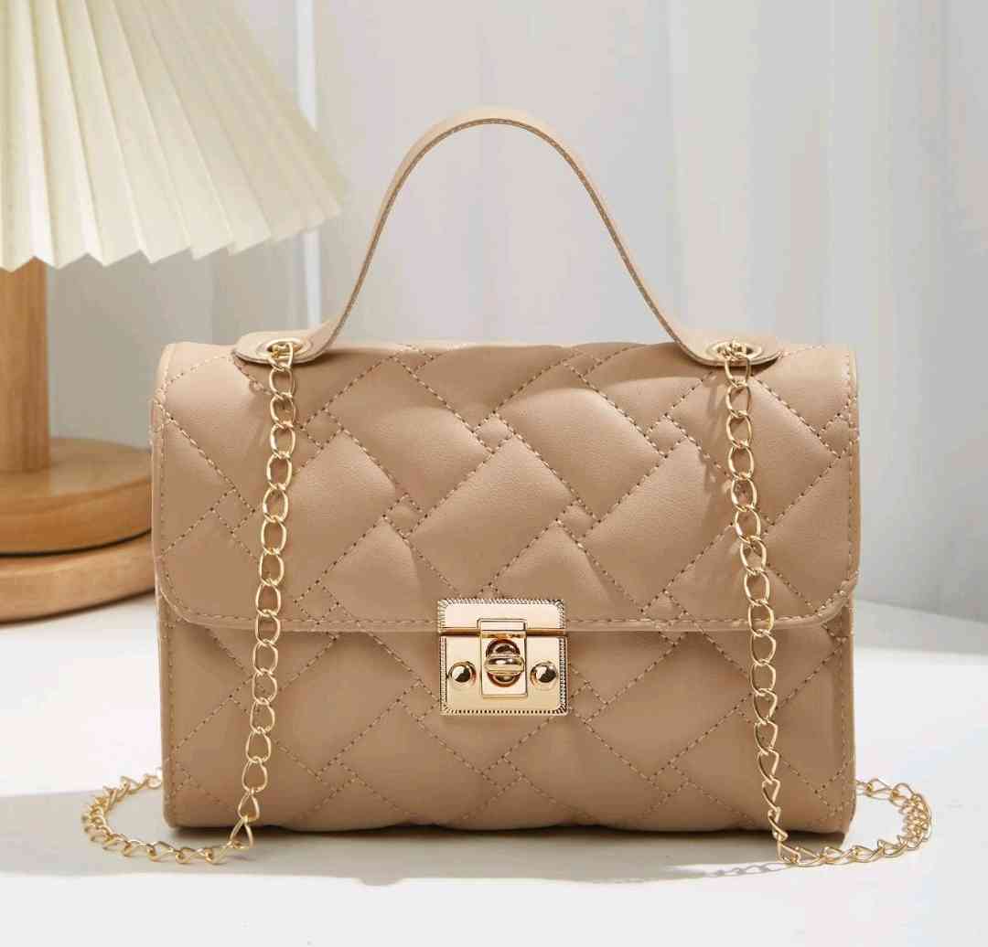 Mini diamond-shaped shoulder bag, portable leather bag for women on holiday