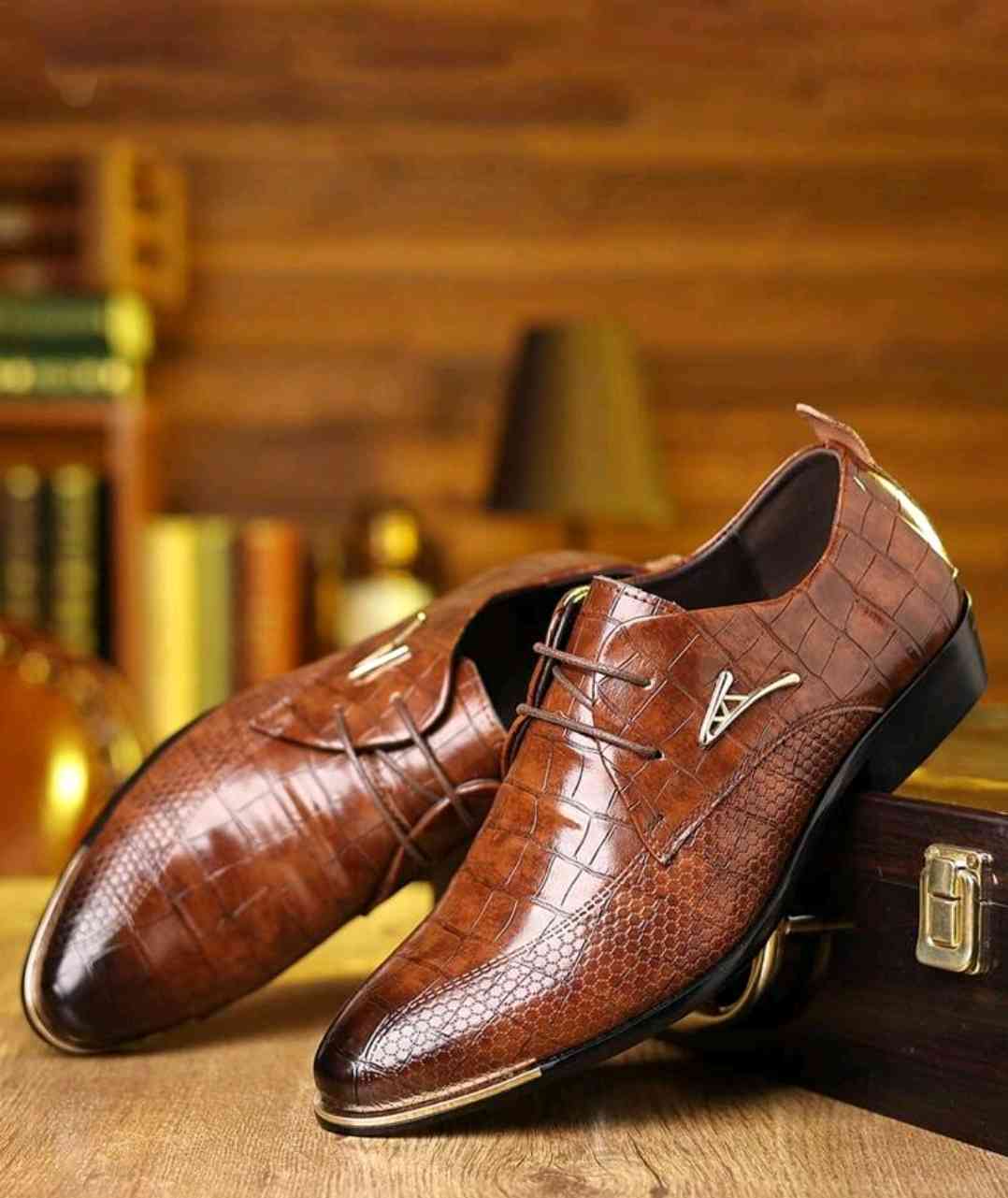 Men's British style pointed lace-up casual dress shoes, Breathable soft sole, new design business leather shoes