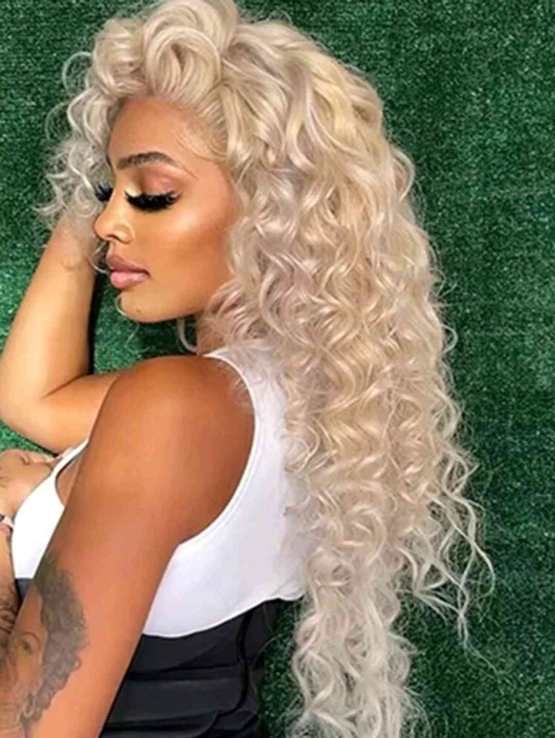 European and American style long wavy Ash blonde synthetic wigs, soft natural-looking wigs for women