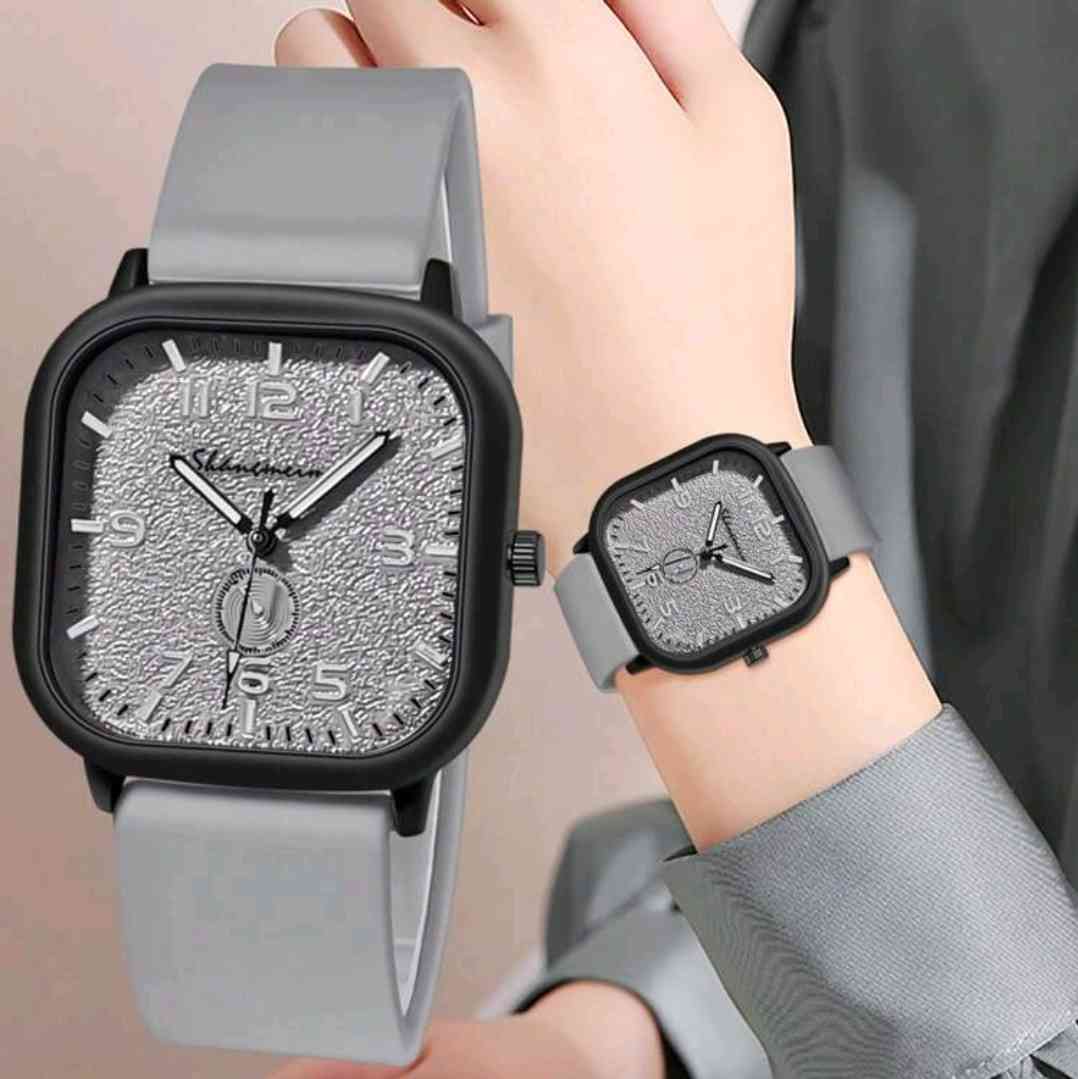 Unisex fashion business quartz watch with square silicone strap