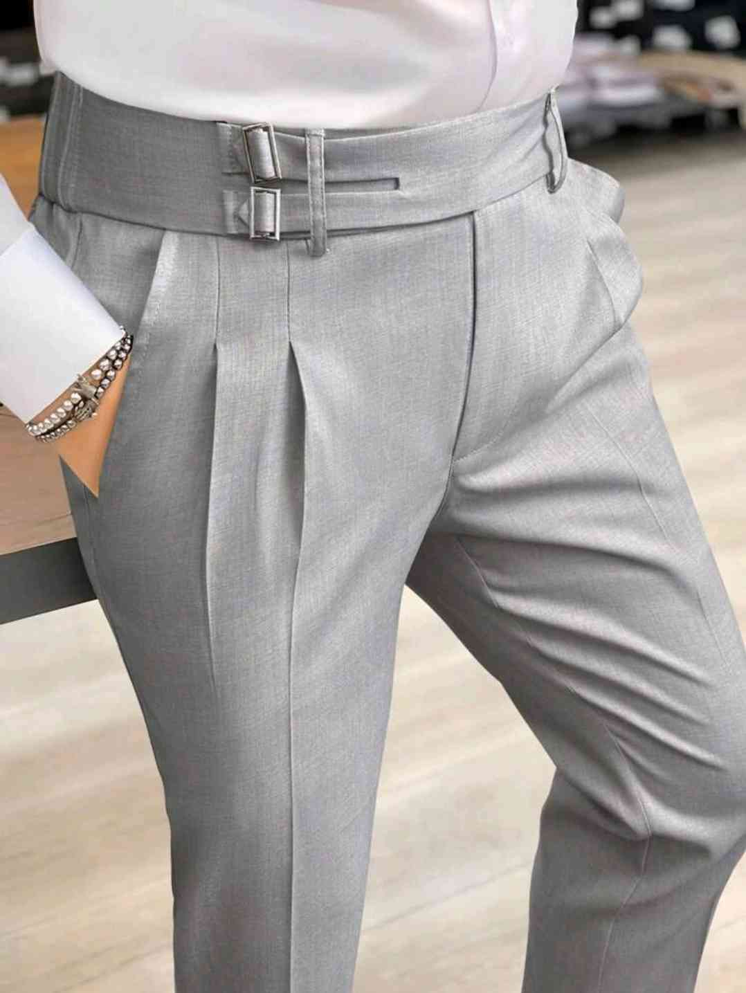 Manfinity Fashion Men's Plain Pleated Insert Pockets Casual Everyday Commuter Suit Trousers