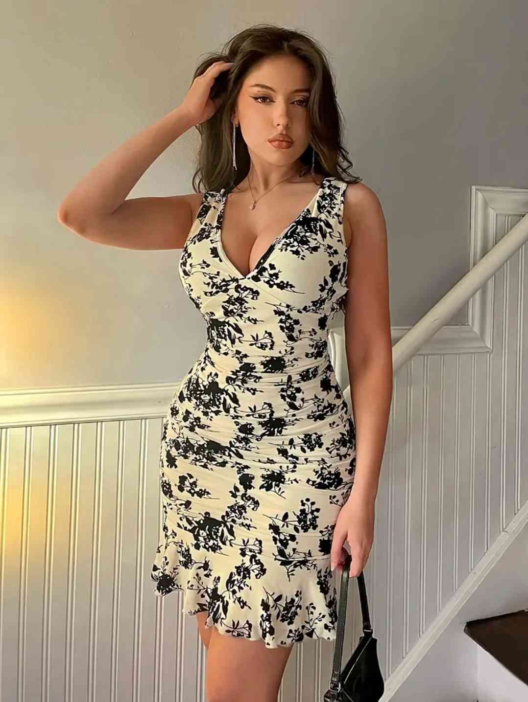 Elegant women's dress with floral pattern and ruffled trim - sleeveless, deep V-neck, perfect for summer holidays and dates, casual wear, Polyester