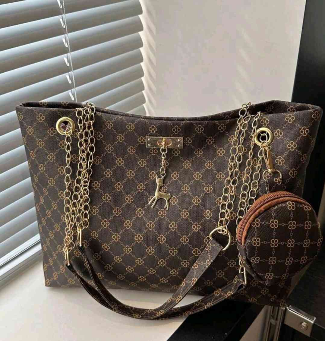 2024 New Personality-filled Large Capacity Women's Bag, Vintage Chain Hamdbag